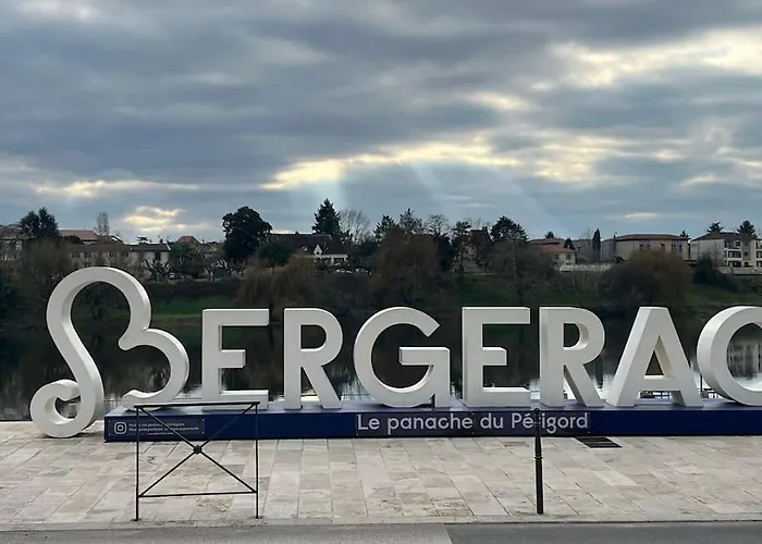 Villa Belle Perigourdine Avec Piscine